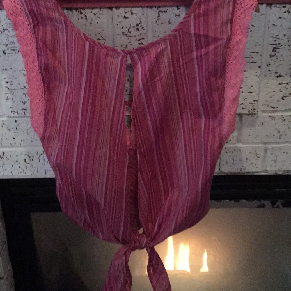 Pink top - Picture 3 of 5